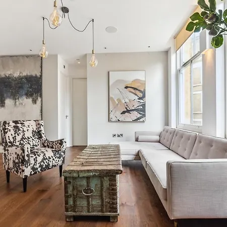 Elegant Apartment In St Pauls With Modern Comforts